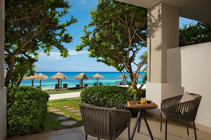 Secrets-Wild-Orchid-Preferred-Club-Premium-Junior-Suite-Beach